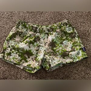 Patagonia Barely Baggy shorts